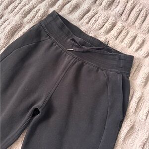 Women’s Lululemon Black Jogger Sweatpants